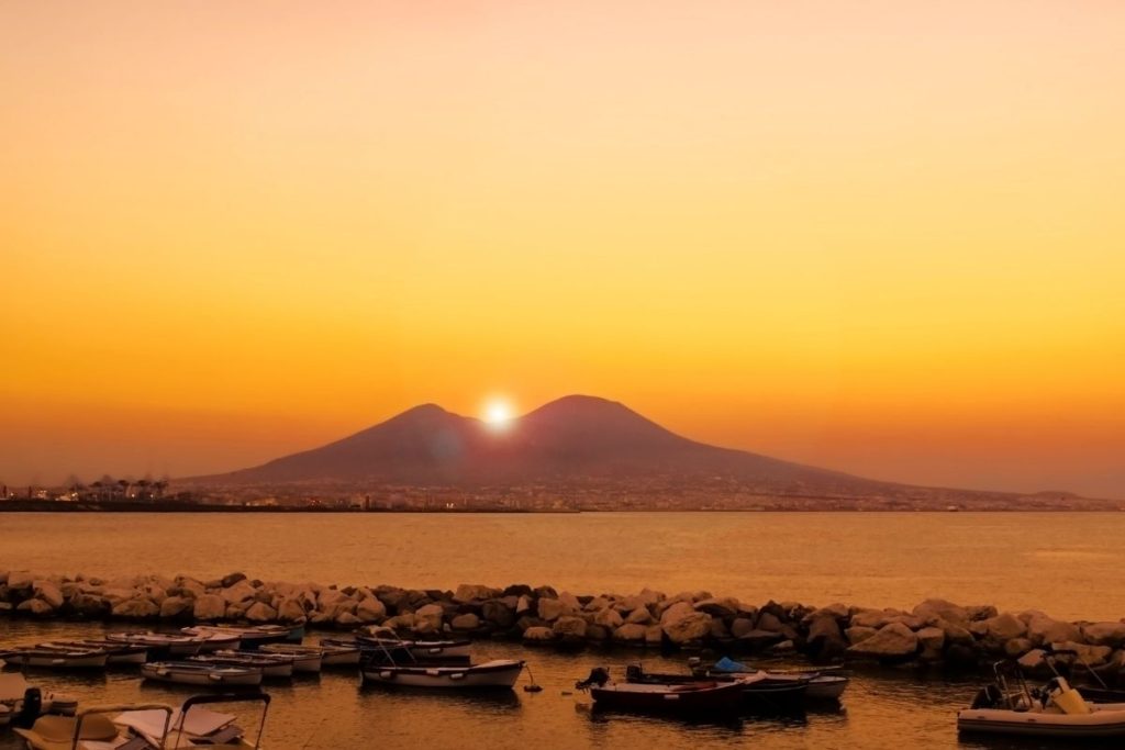 is Naples Italy safe for tourists