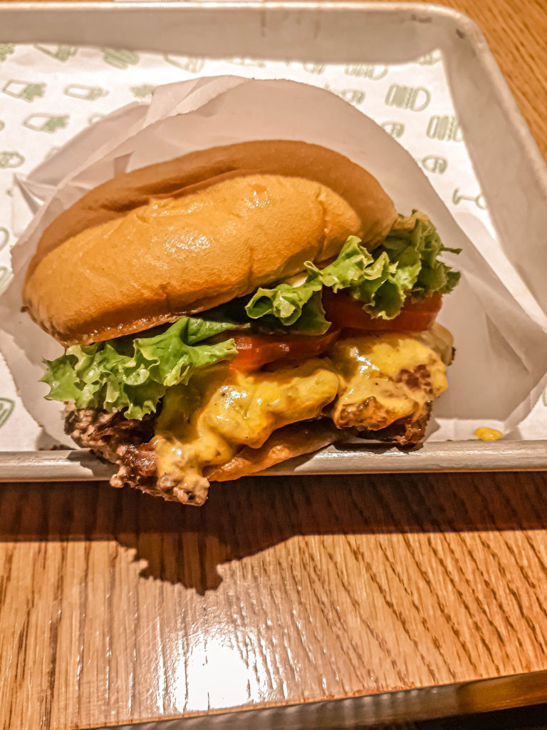 shake shack williamsburgh brooklyn new york city