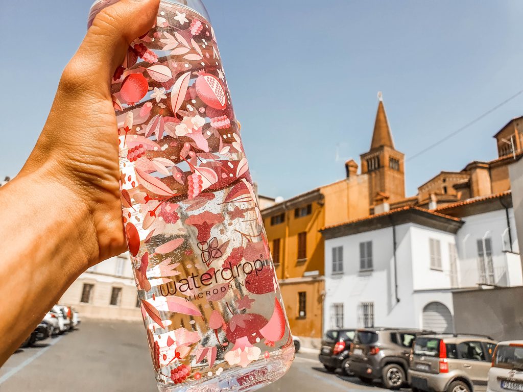 how to drink more water when traveling waterdrop