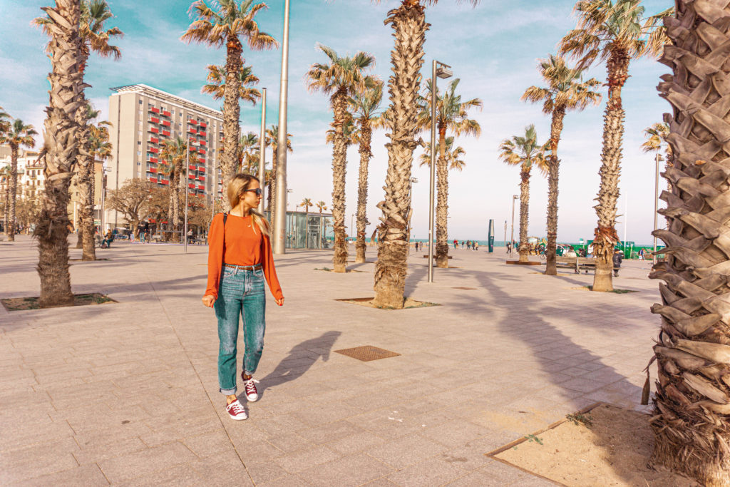 barcelona travel solo travel girl visit spain