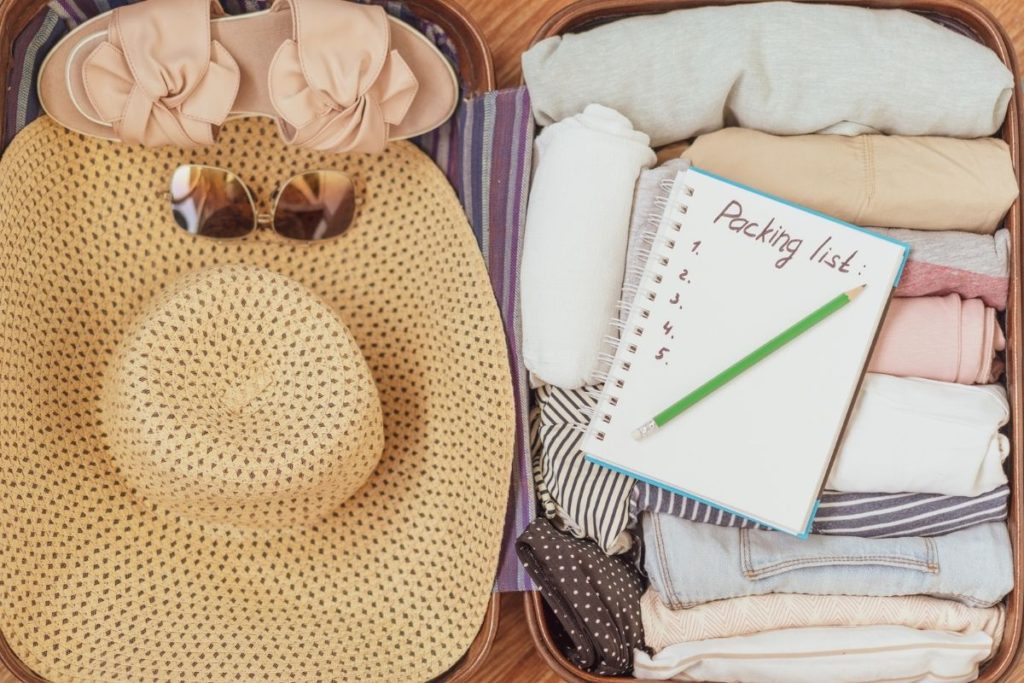 8 Tips to Save Time While Getting Ready For The Trip - Plan your Vacation - Make a list to plan your dream holiday